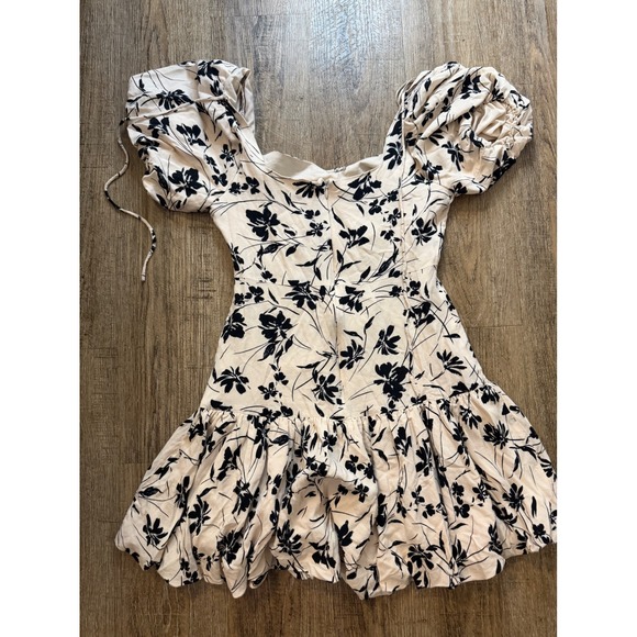 ASTR the Label Dresses & Skirts - ASTR the Label Floral Puff Sleeve Cutout Mini Dress Cream Black Size S